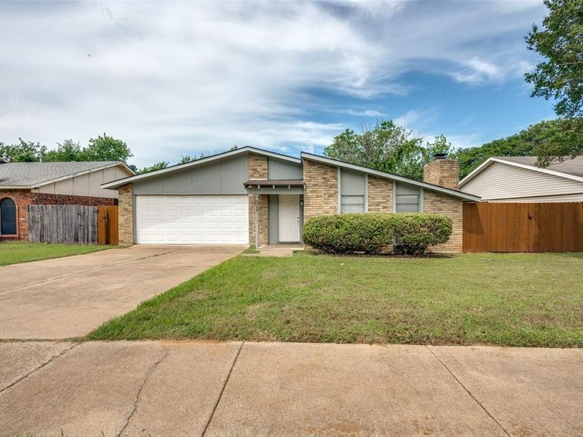 4708  Woodfield Drive , Arlington Texas 76016