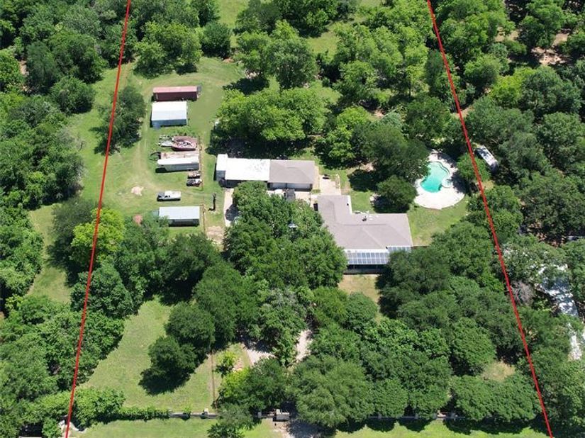 5313  Hidden Oaks Lane , Arlington Texas 76017