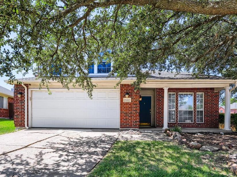 5602  Vista Park Lane , Sachse Texas 75048