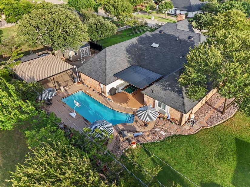 809  Shady Creek Drive , Kennedale Texas 76060
