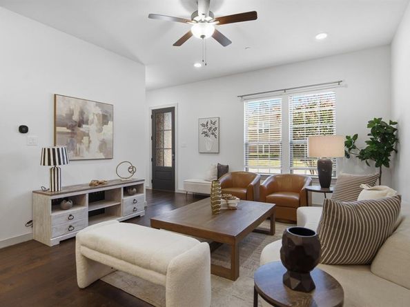 2221  Lasso Lane , Carrollton Texas 75010