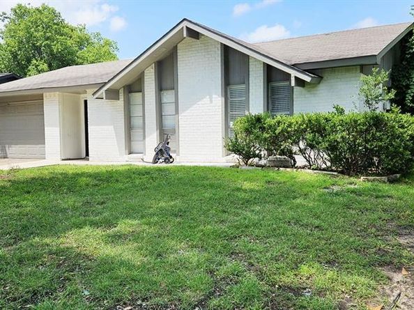 1529  Meridian Way , Garland Texas 75040