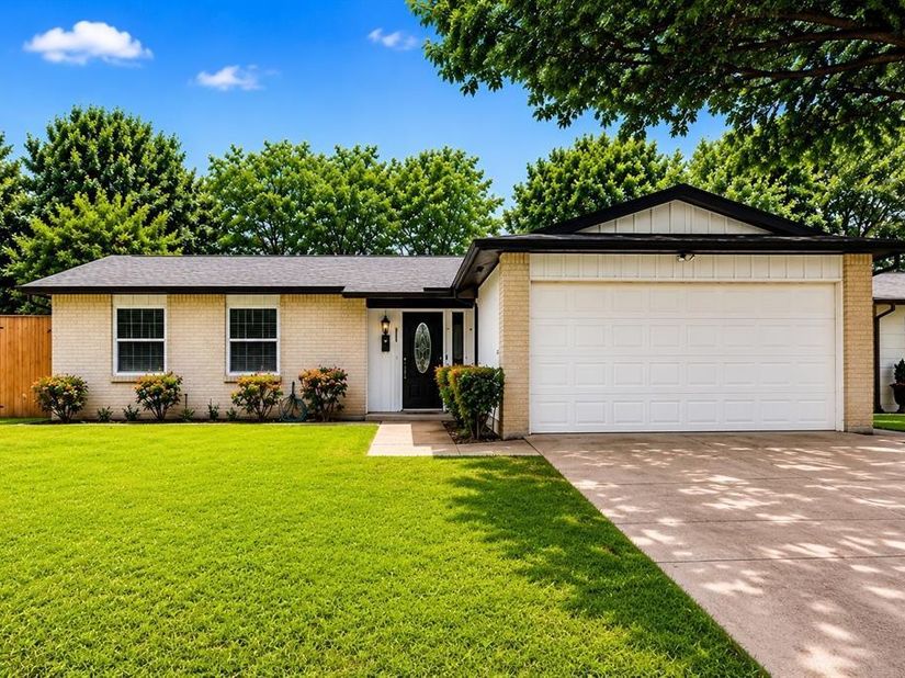 8617  Flicker Lane , Dallas Texas 75238