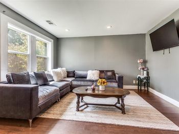 303 N Cottonwood Drive 