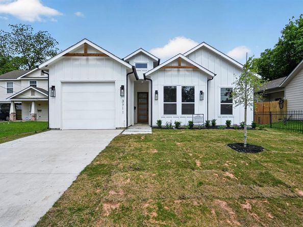 3711  Metropolitan Avenue , Dallas Texas 75210