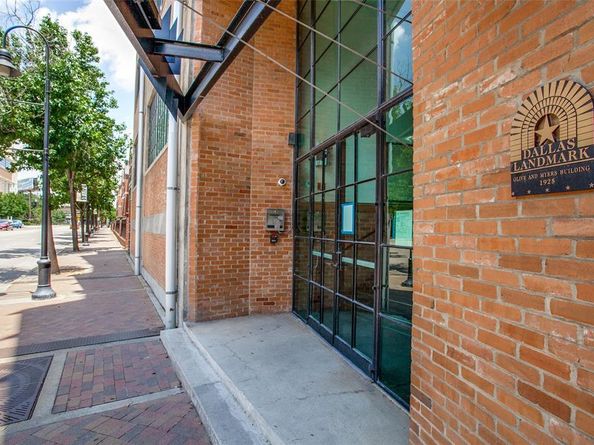 2220  Canton Street  101, Dallas Texas 75201