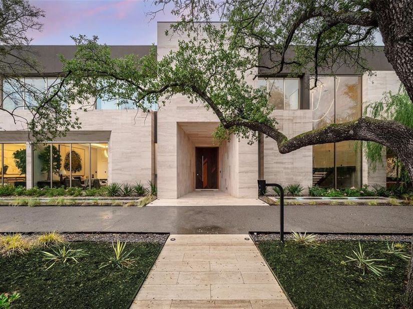 10920  Strait Lane , Dallas Texas 75229