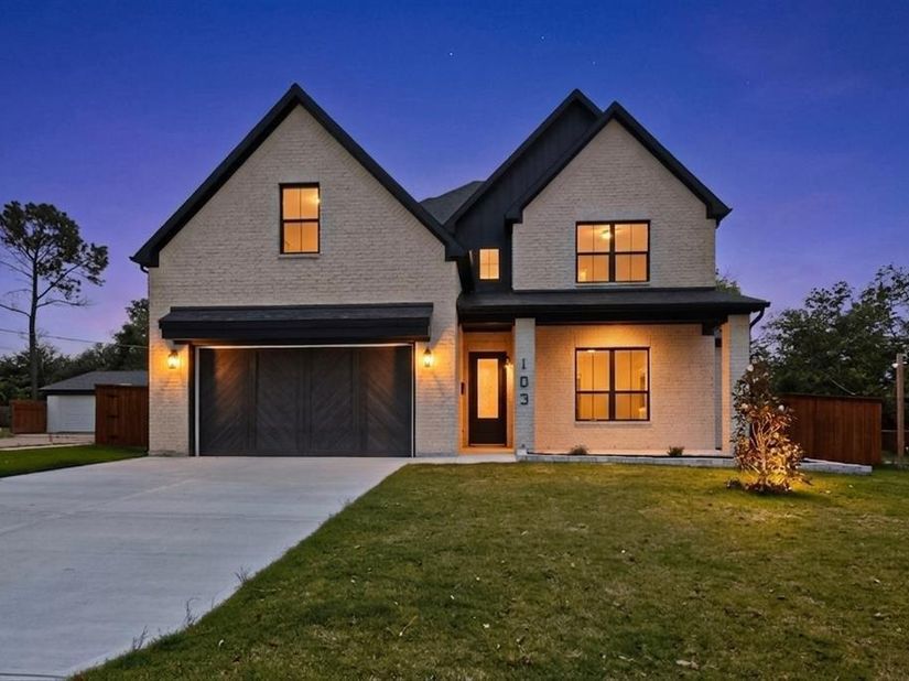 103 N Wisteria Street , Mansfield Texas 76063