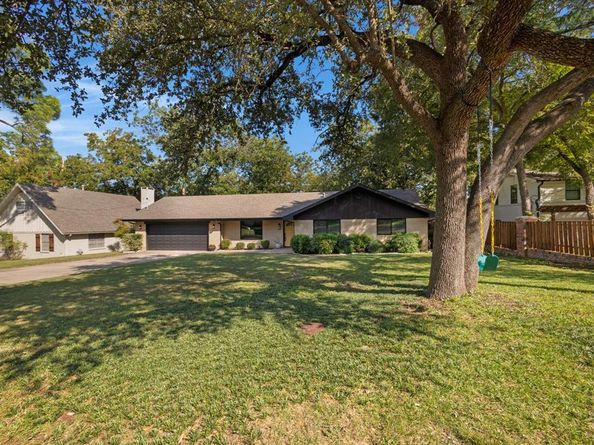 1211  Kendolph Drive , Denton Texas 76205