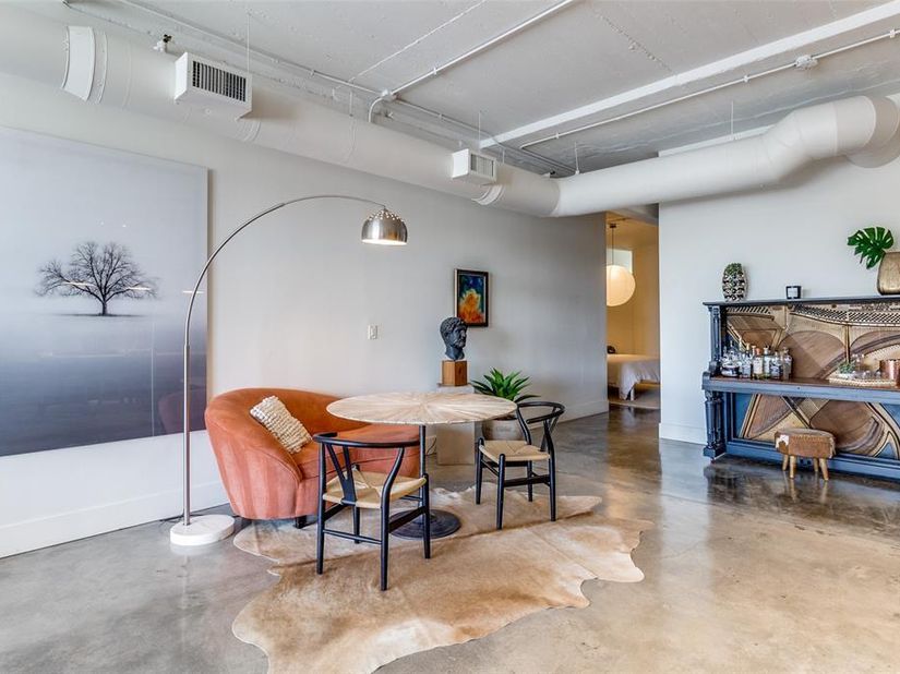 1122  Jackson Street  302, Dallas Texas 75202