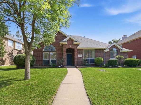 2112  Greenview Drive , Carrollton Texas 75010
