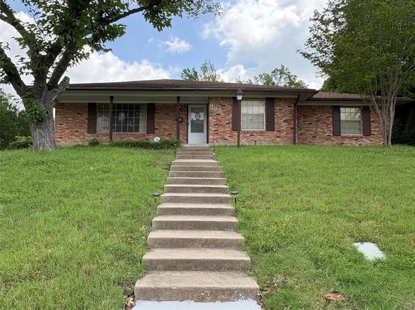 932  Ray Andra Drive , DeSoto Texas 75115