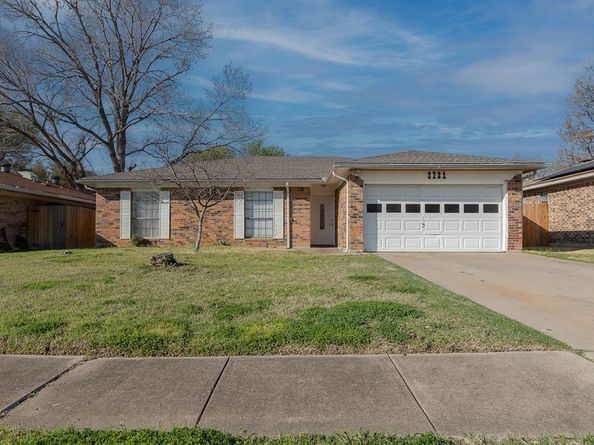 2721 W Oakdale Road , Irving Texas 75060