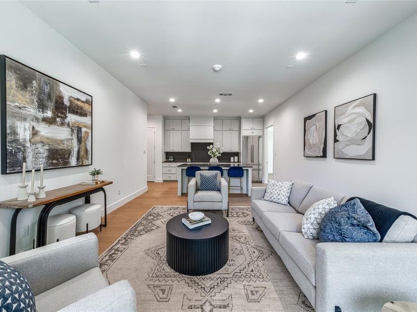 3601  Routh Street  2F, Dallas Texas 75219