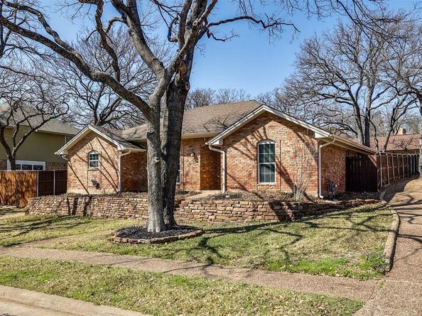 4129  Hackmore Loop , Irving Texas 75061