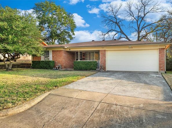 1108  Paula Drive , Arlington Texas 76012