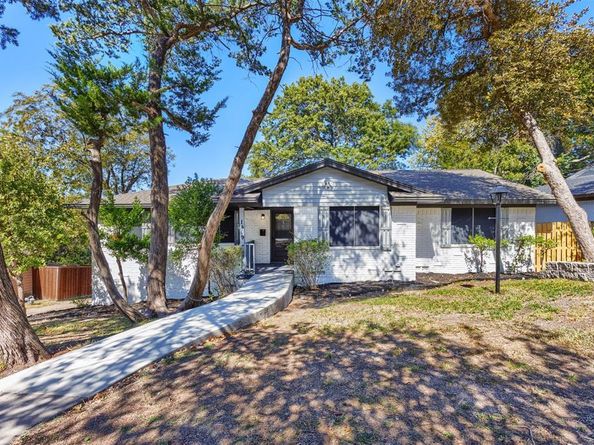 1409  Autumn Leaves Trail , Dallas Texas 75241