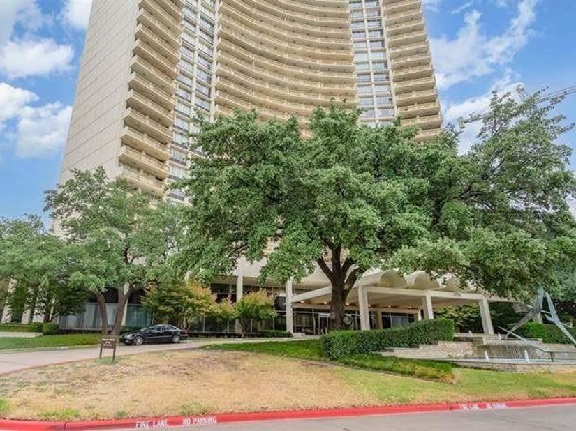 6211 W Northwest Highway  G514, Dallas Texas 75225
