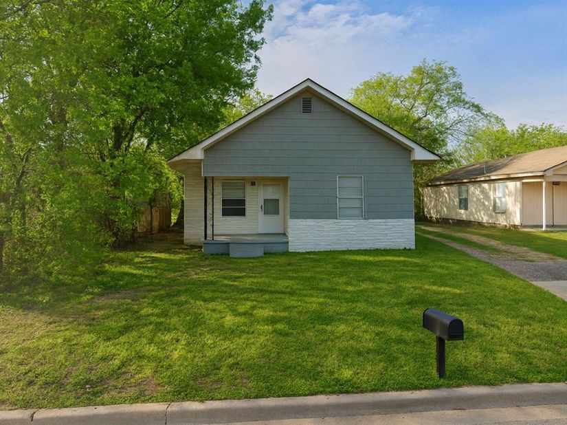 1217  High Street , Fort Worth Texas 76110