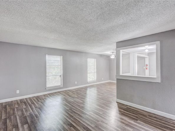 5063  Ridglea Lane  1002, Fort Worth Texas 76116