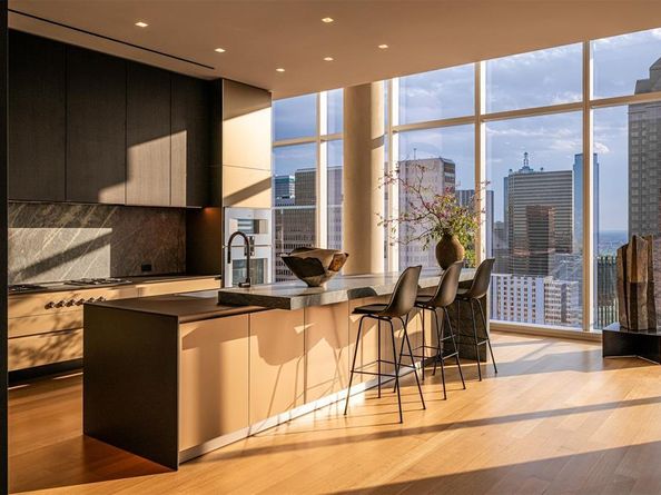 1747  Leonard Street  2601, Dallas Texas 75201