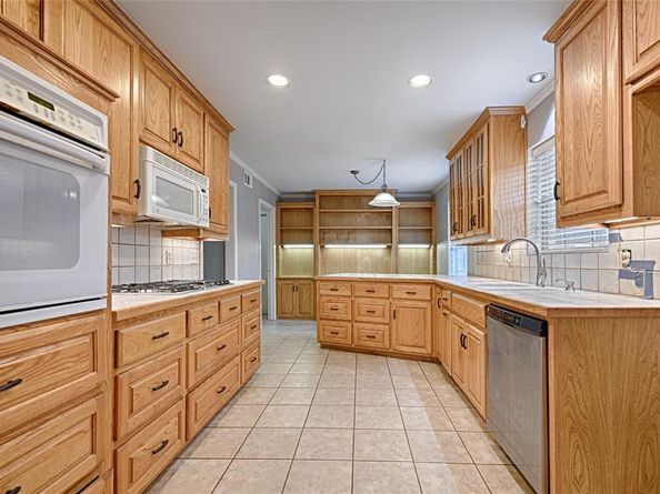 614  Brookfield Drive , Garland Texas 75040