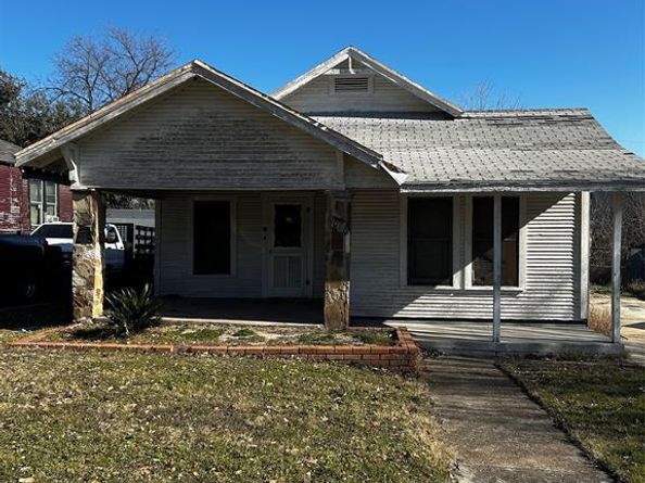 1030  Cristler Avenue , Dallas Texas 75223