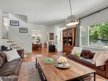 1 Midbrook Lane