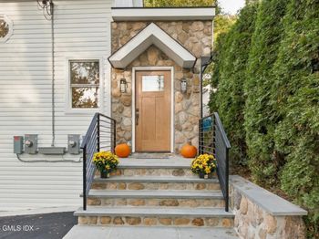 18 Booth Place