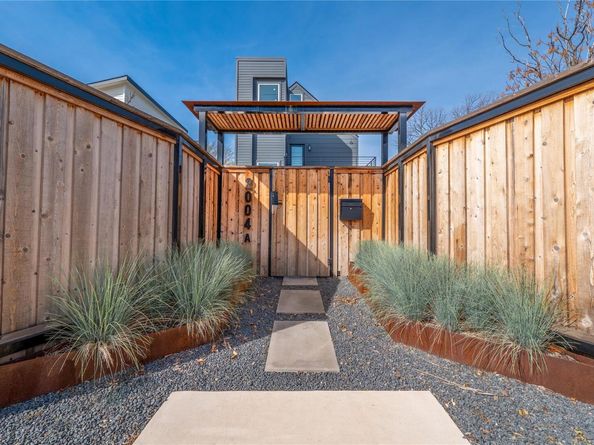 2004 Chestnut Ave 1, Austin TX 78722