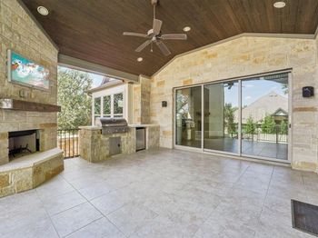 100 Barefoot Park LN