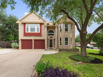 901 Forest TRL