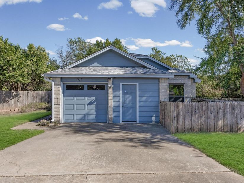 1117 Gatehouse DR, Austin TX 78753