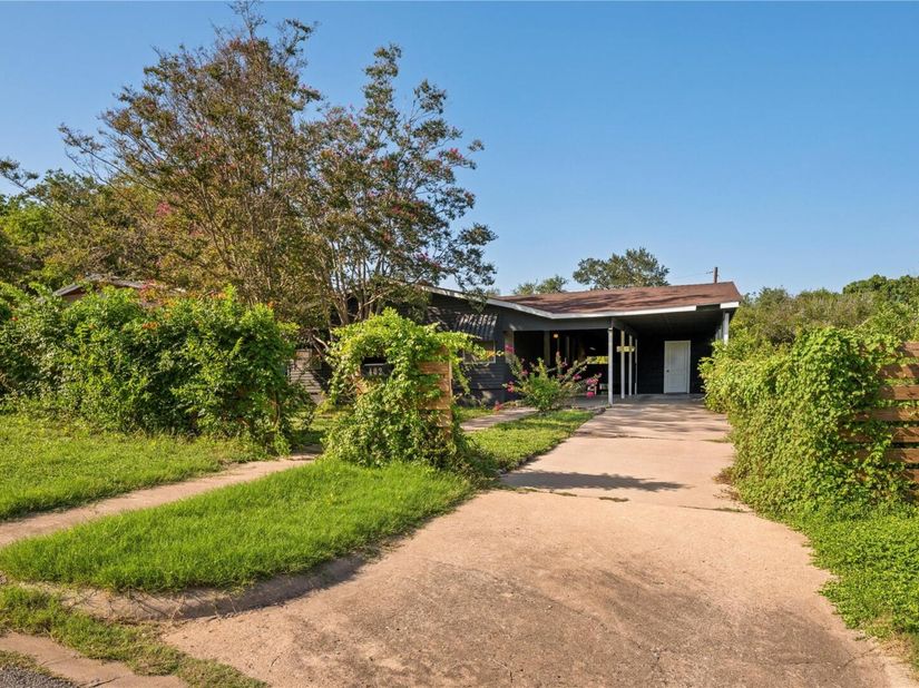 402 Philco DR, Austin TX 78745