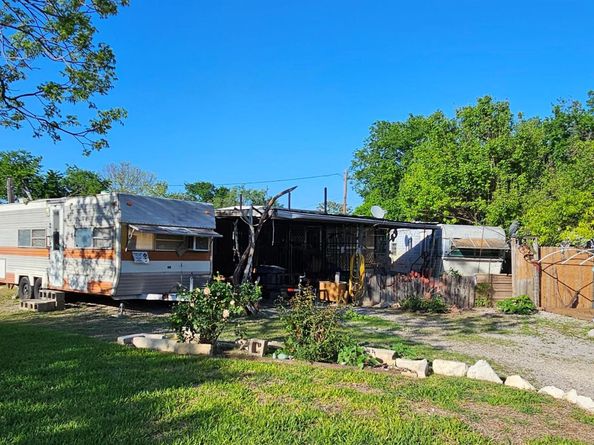 106 Walnut DR, Austin TX 78753