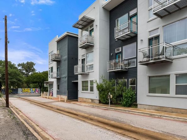 2931 E 12th ST 201, Austin TX 78702