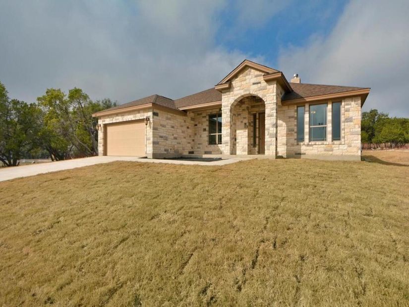 208 Venture BLVD S, Point Venture TX 78645