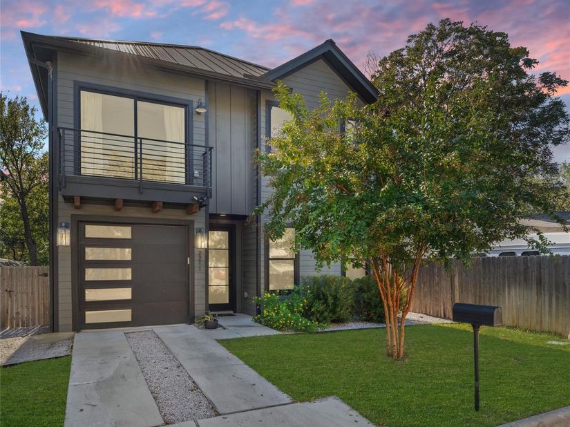 2211 Santa Rosa ST, Austin TX 78702