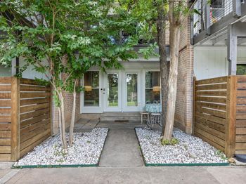3809 Menchaca RD