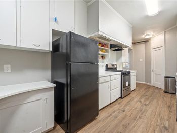 201 W 31st ST