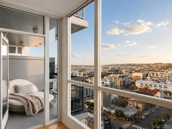 300 W Beech St 1705, San Diego CA 92101