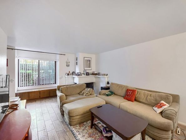 4085 Crystal Dawn 104, San Diego CA 92122