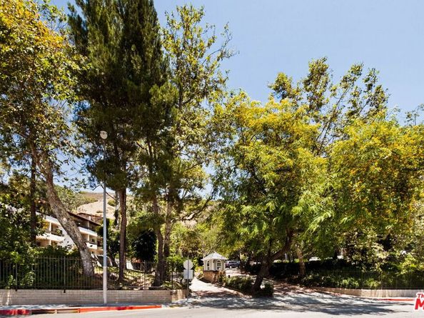 2700 Cahuenga Boulevard 4303, Los Angeles CA 90068