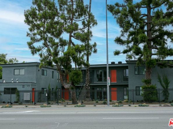 2716 S La Brea Avenue, Los Angeles CA 90016