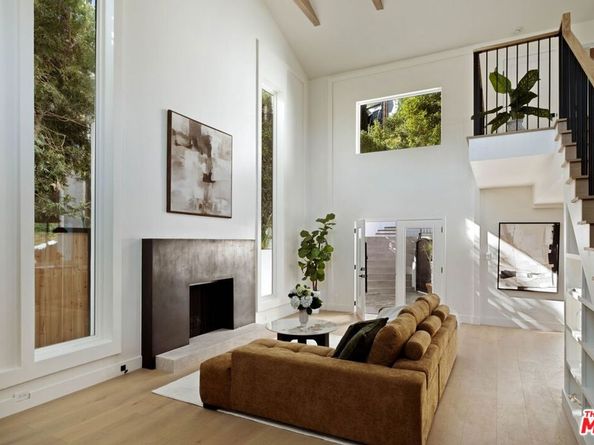 4041 Davana Road, Sherman Oaks CA 91423