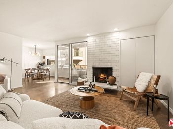 8401 Fountain Avenue