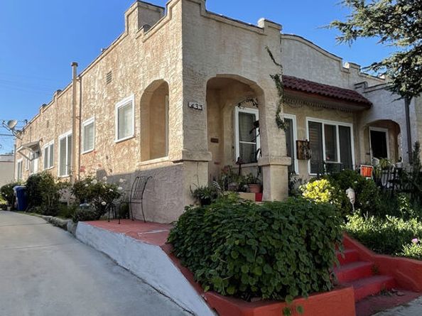433 N Norton Avenue, Los Angeles CA 90004