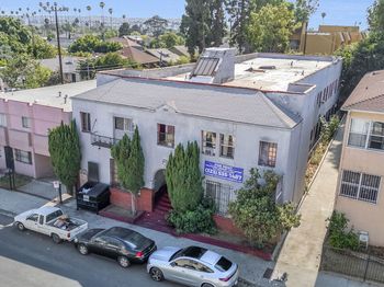 2651 S Manhattan Place