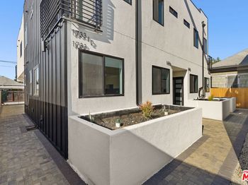 1733 S New Hampshire Avenue