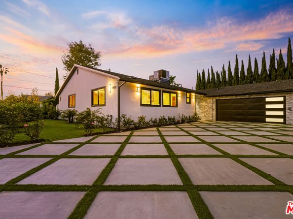 16823 Valerio Street, Lake Balboa CA 91406